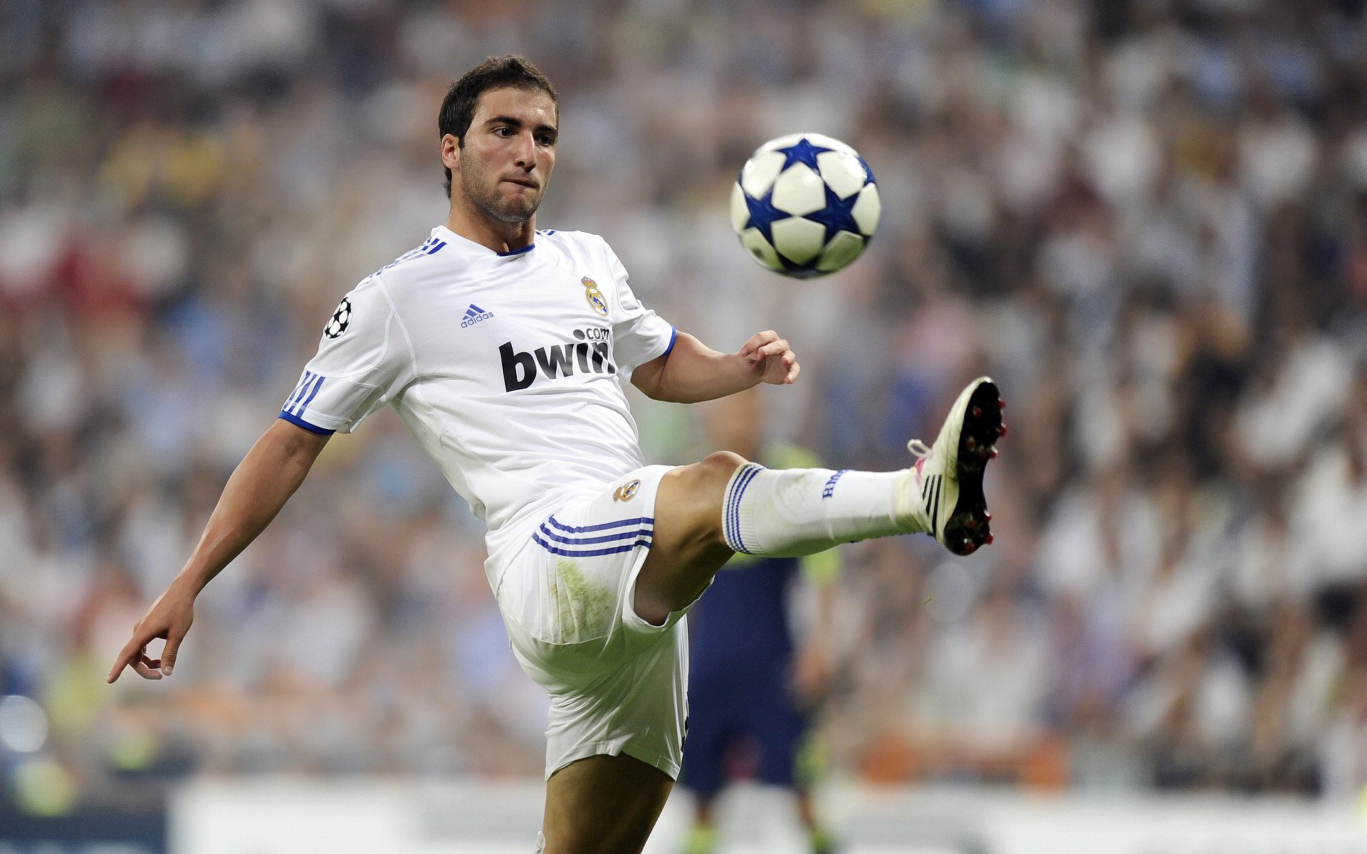 足球比赛数据统计报告